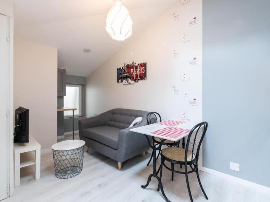 Le Paris Eiffel - Appartement Cosy En Plein Centre Bourgoin-Jallieu Eksteriør bilde