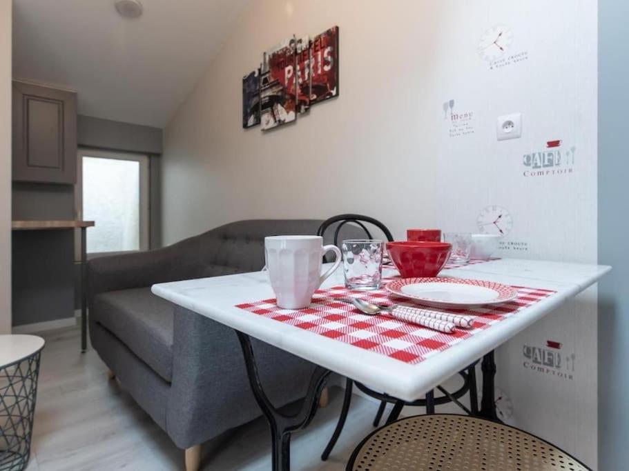 Le Paris Eiffel - Appartement Cosy En Plein Centre Bourgoin-Jallieu Eksteriør bilde