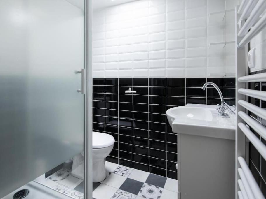 Le Paris Eiffel - Appartement Cosy En Plein Centre Bourgoin-Jallieu Eksteriør bilde