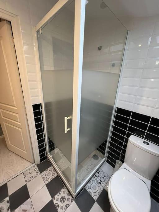 Le Paris Eiffel - Appartement Cosy En Plein Centre Bourgoin-Jallieu Eksteriør bilde